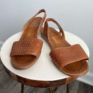 Leather Craft Womens Slingback Sandals. Womens Size- 5.5.